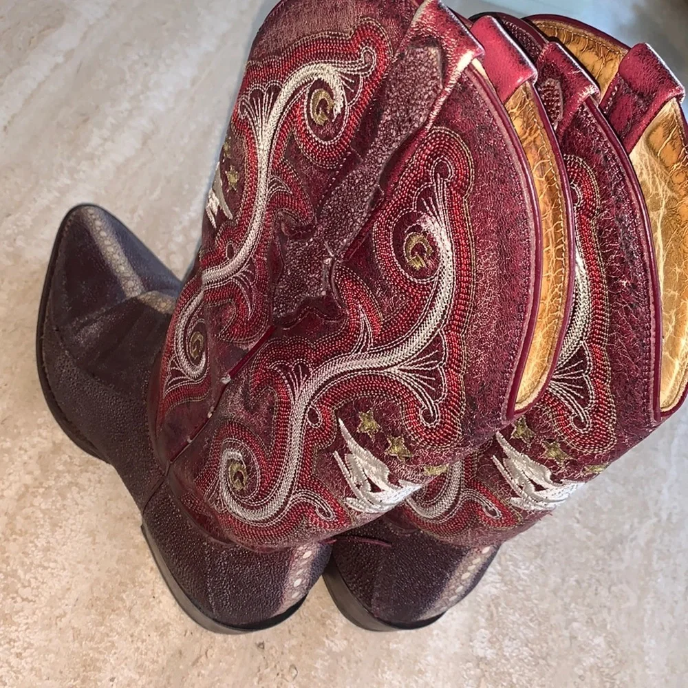 EL GENERAL cowboy boots, burgundy stingray, fancy eagle stitching. 6 VRG GUC